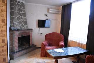 Гостевой дом Lea Guest House Тбилиси Трехместный номер с основными удобствами-5